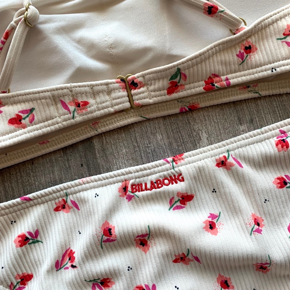 🔥🔥BILLABONG - KISS BRALETTE TROPIC BIKINI SET🔥 - Picture 7 of 7